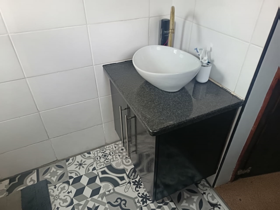 5 Bedroom Property for Sale in Monument Heights Northern Cape